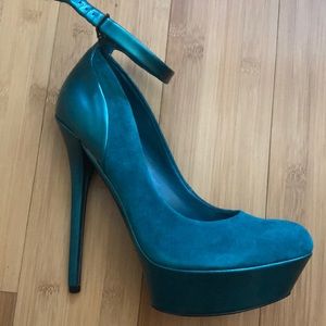 Bakers teal platform stilettos- like new size 6
